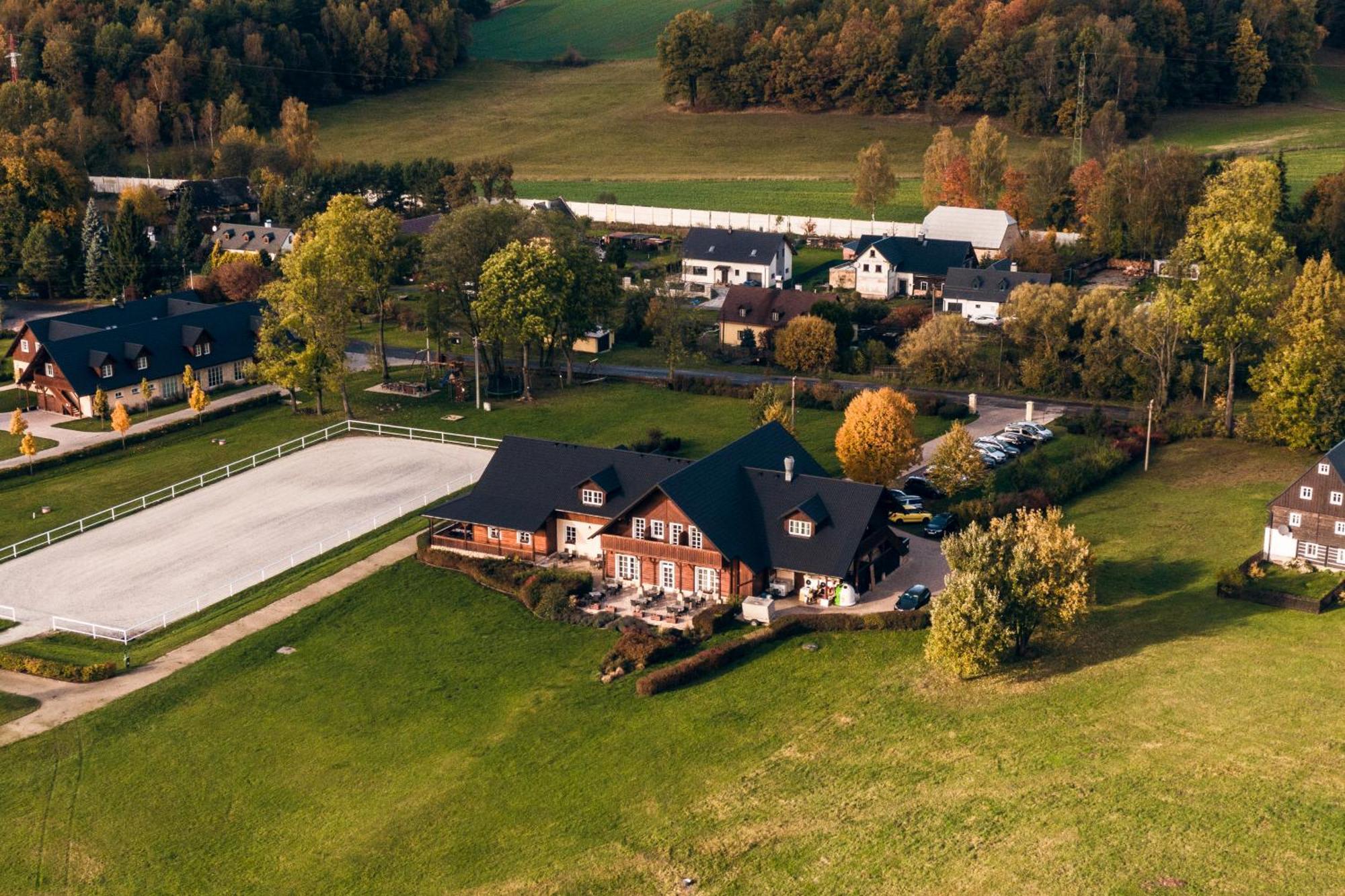 Apartmany Nad Stajemi - Jitravsky Dvorec Rynoltice Buitenkant foto