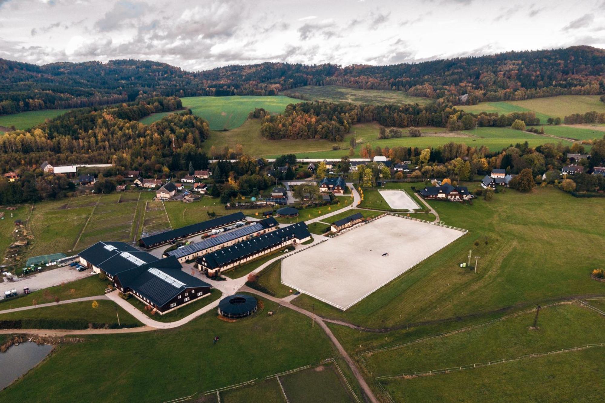 Apartmany Nad Stajemi - Jitravsky Dvorec Rynoltice Buitenkant foto