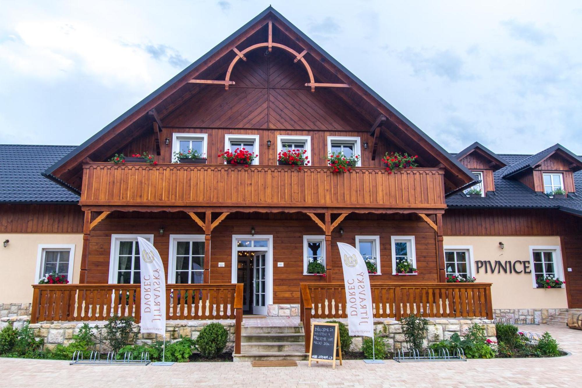 Apartmany Nad Stajemi - Jitravsky Dvorec Rynoltice Buitenkant foto